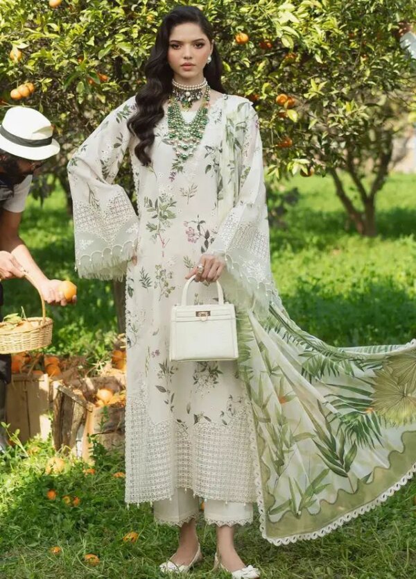 Close-up of heavy embroidery on Afrozeh lawn suit sleeves