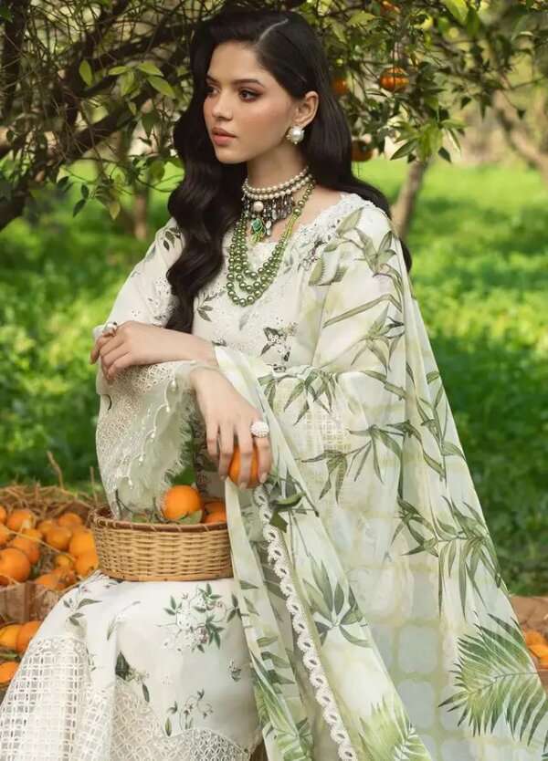 Close-up of heavy embroidery on Afrozeh lawn suit sleeves