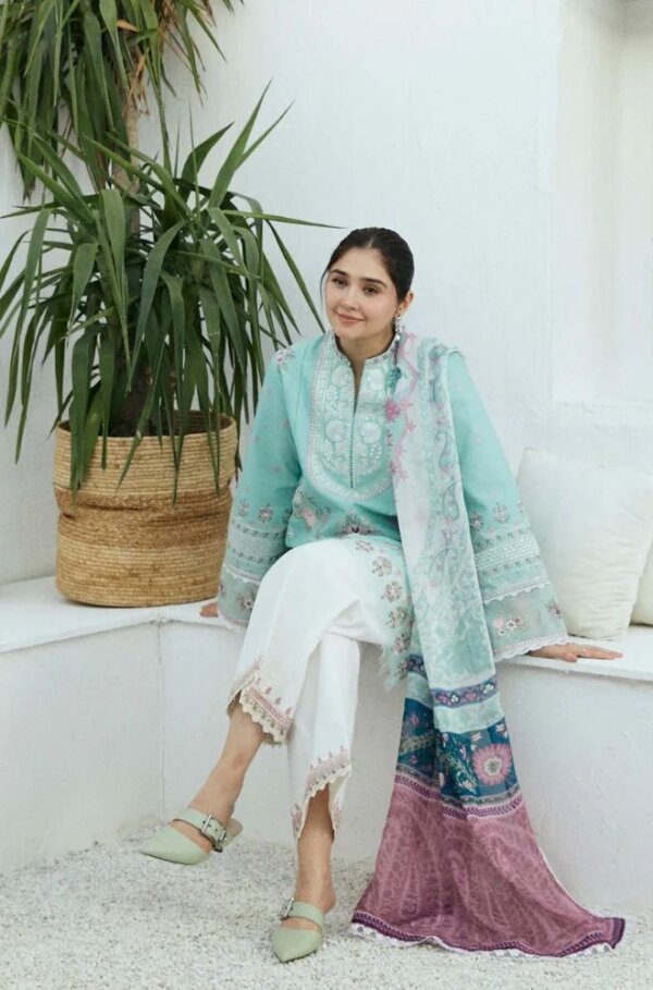 Close-up of heavy embroidered sleeves
